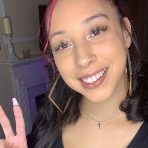 Meet your Posher, Shea